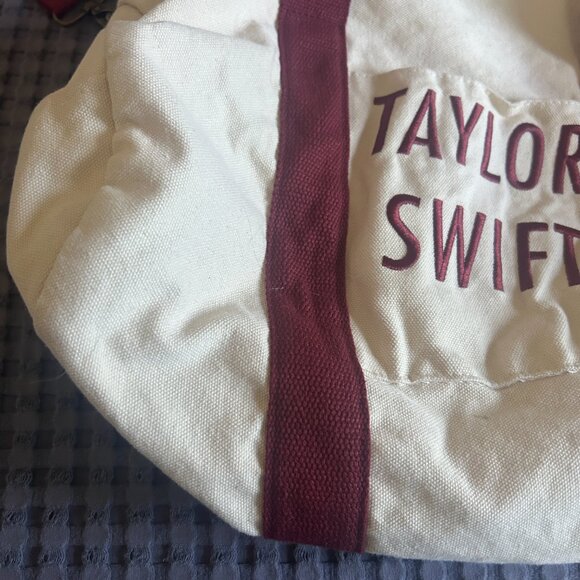 Taylor Swift Duffel Bag Red Taylors Version Embroidered - Picture 3 of 9